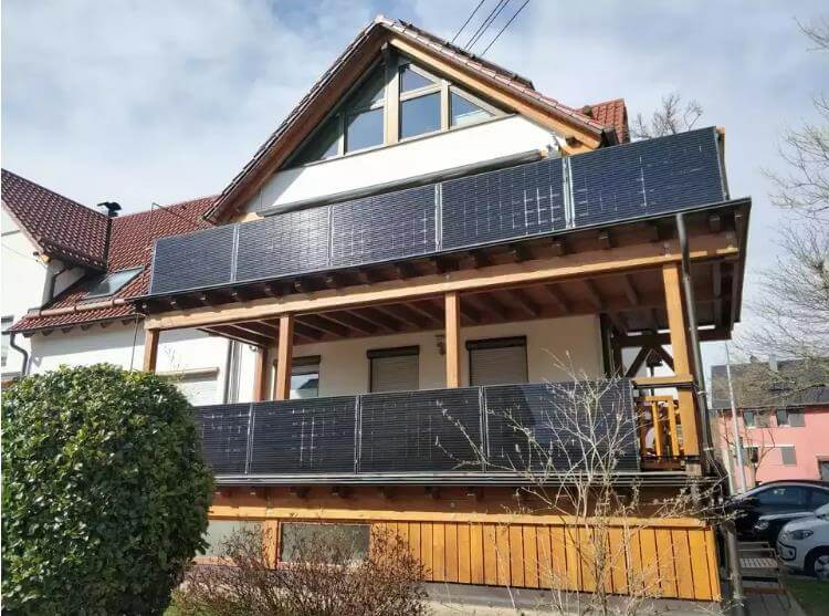 Balcony solar panel