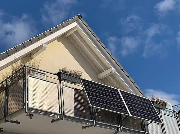 Balcony solar panel